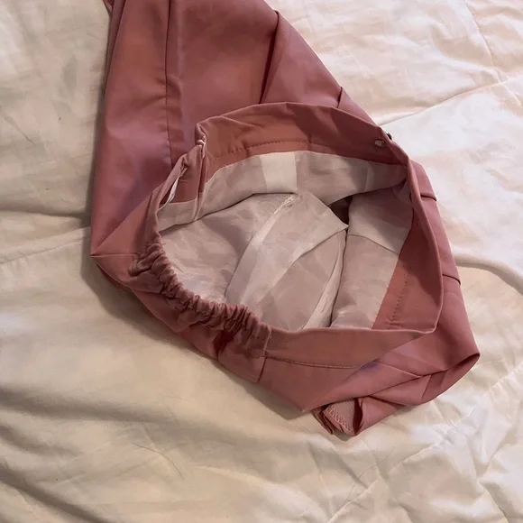 Baby pink pleated school girl skirt - Picture 5 of 6